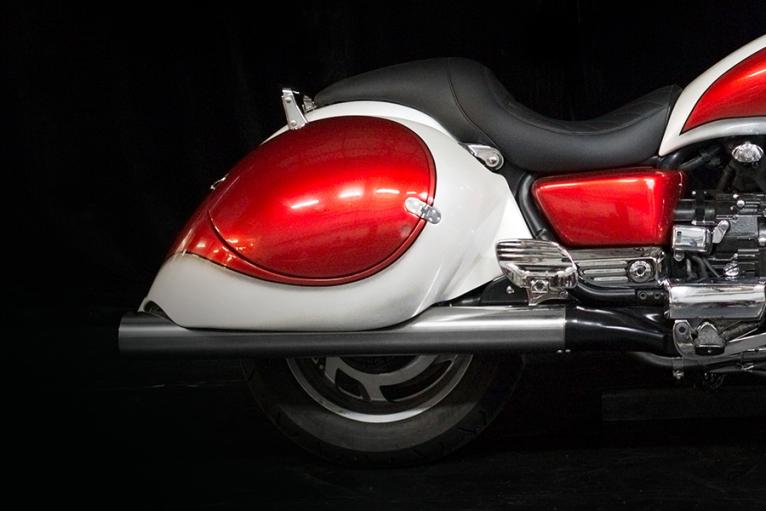 "Bagger" saddlebags to customize your Honda F6C Valkyrie: profile