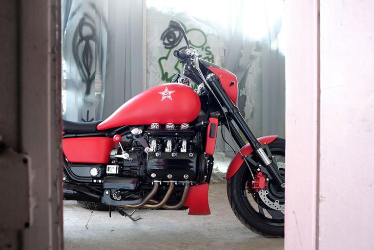 Custom Valkyrie moto : The Red Fury