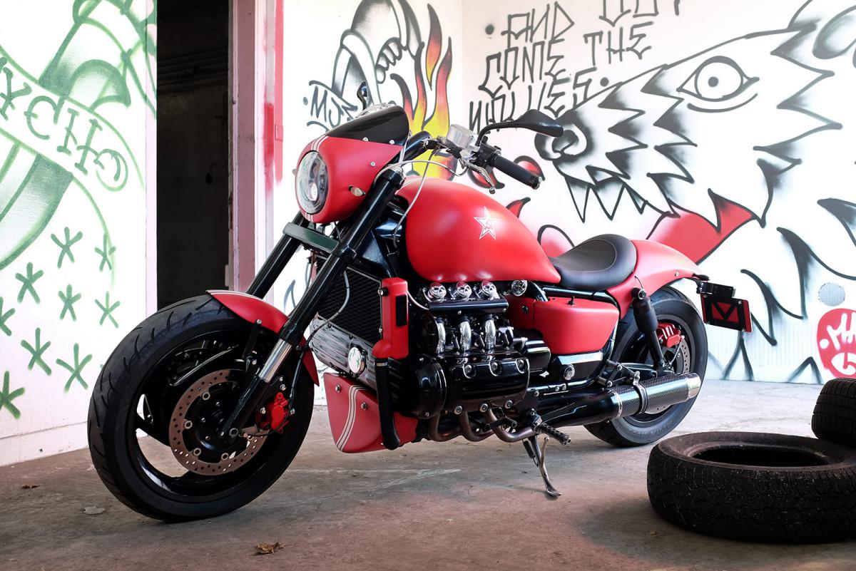 Custom Valkyrie moto : The Red Fury