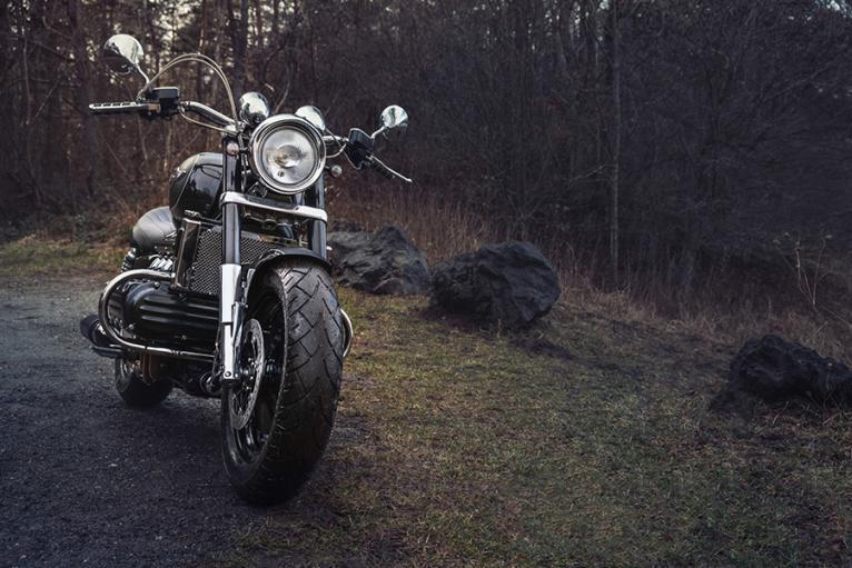 Custom Valkyrie moto : The Black Island face