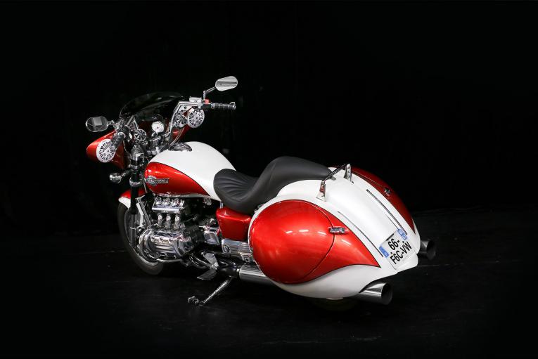 "Bagger" saddlebags to customize your Honda F6C Valkyrie: backside