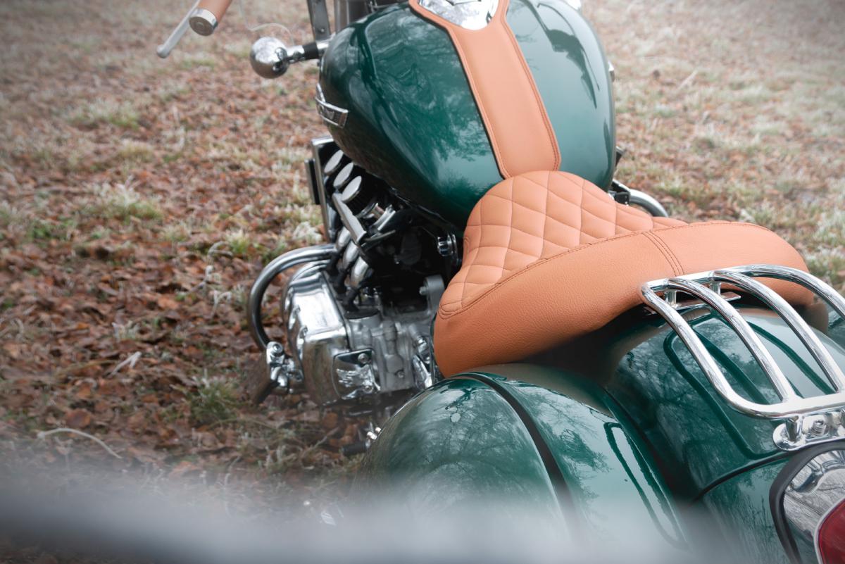 Custom Valkyrie moto : The Lady Breizh sellerie